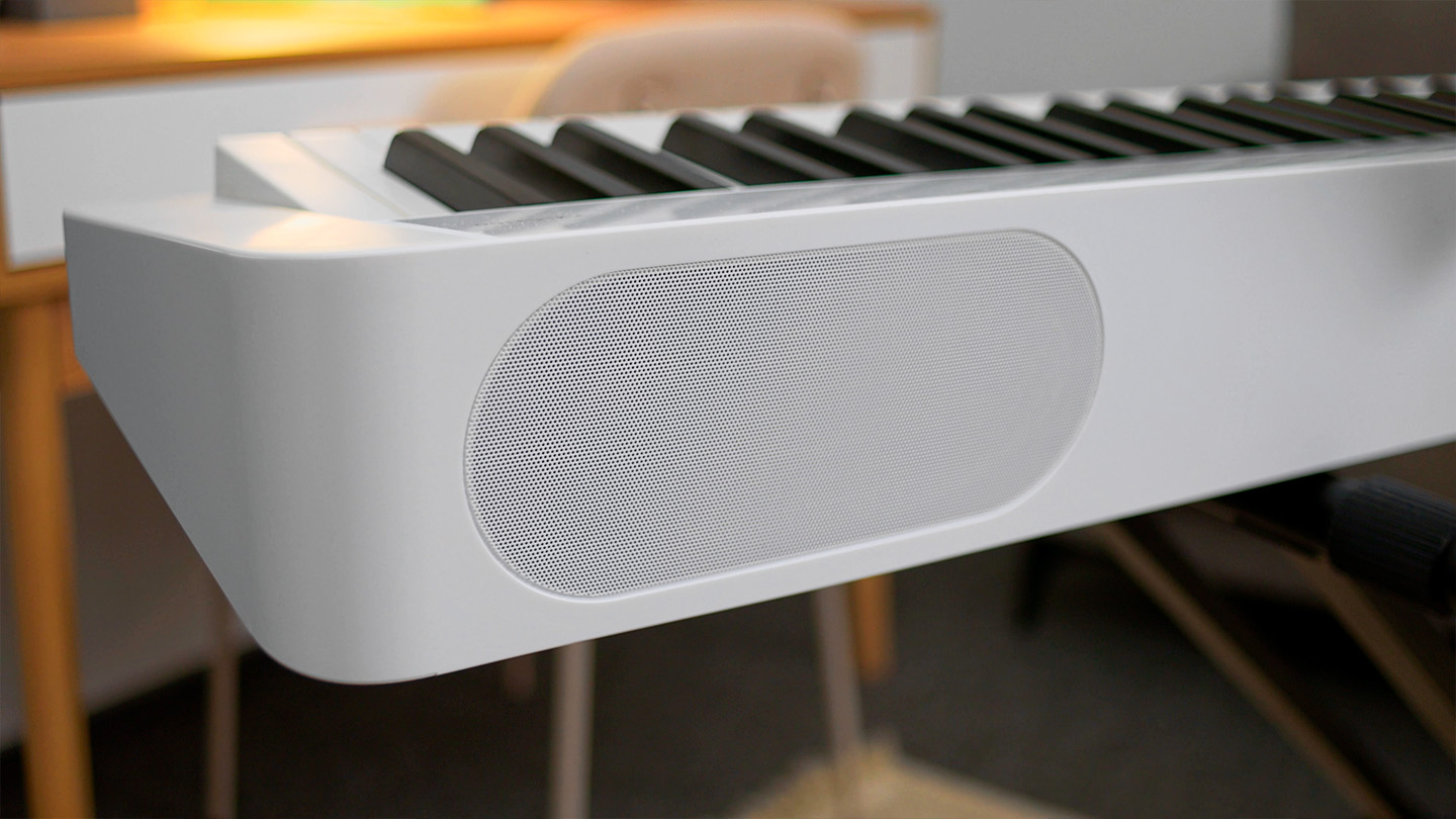 Цифровое пианино Casio Privia PX-S1100 WE - фото 5