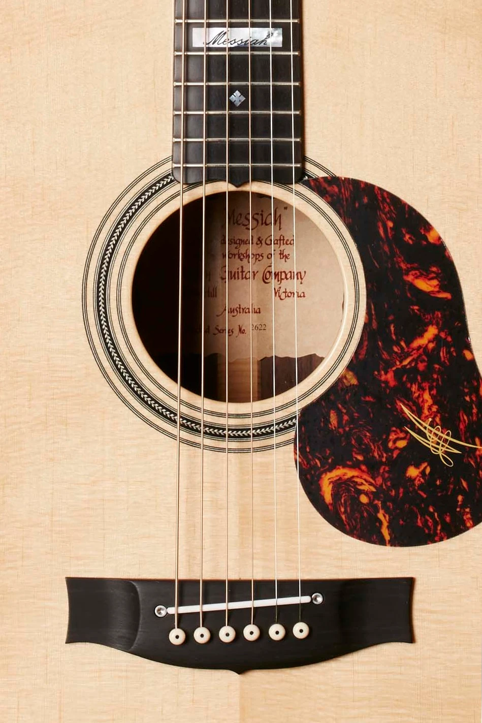 Электроакустическая гитара Maton EM100-808 — корпус и детали - фото 1