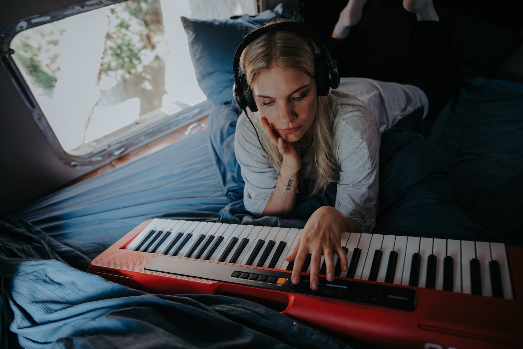 Синтезатор Casio CT-S200RD