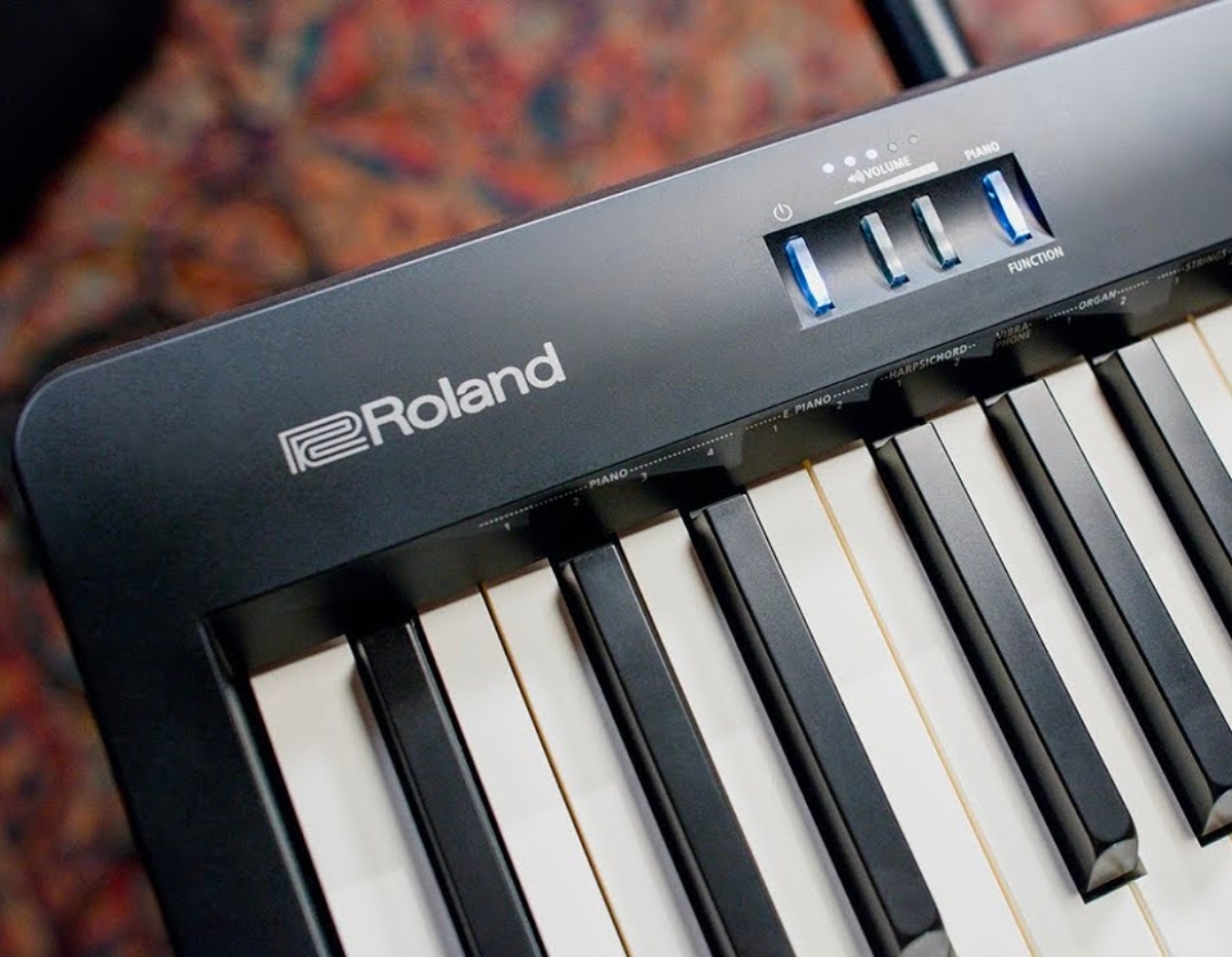 Цифровое пианино Roland FP-10-BK - фото 1