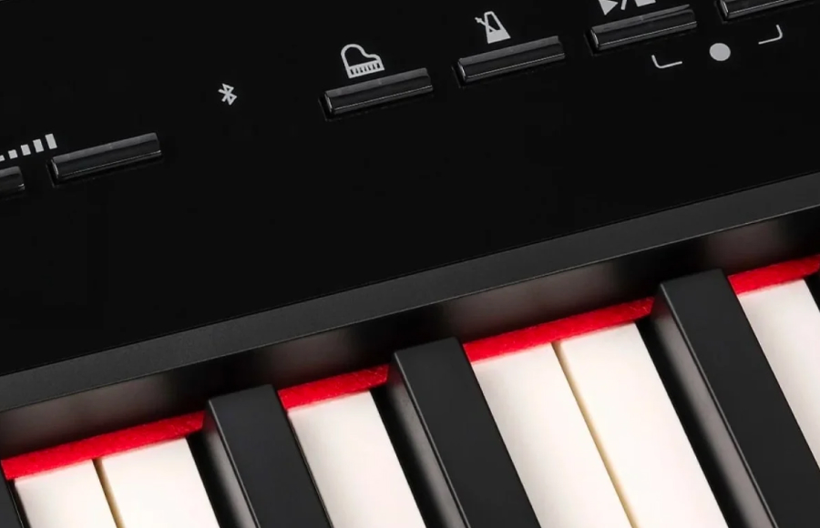 Красная полоска из войлока в клавиатуре NUX NPK 10